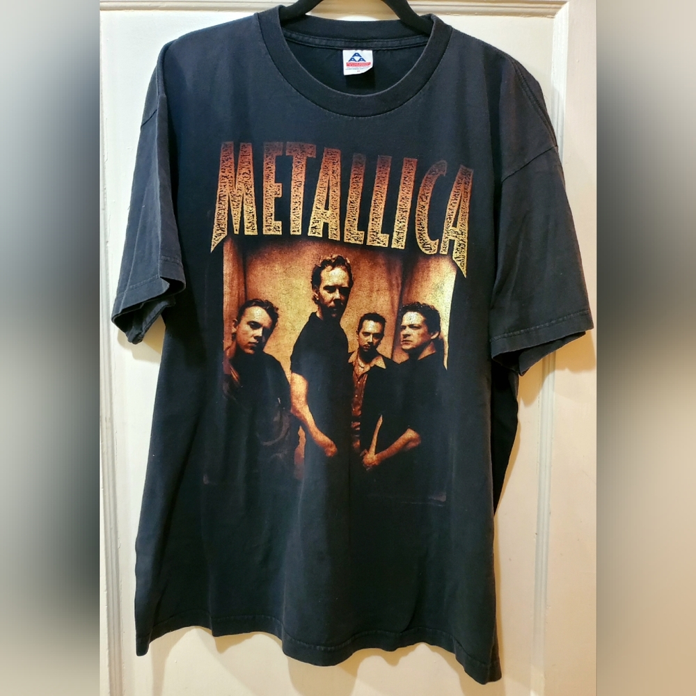 Super rare 1998 Metallica Summer Tour Tshirt.